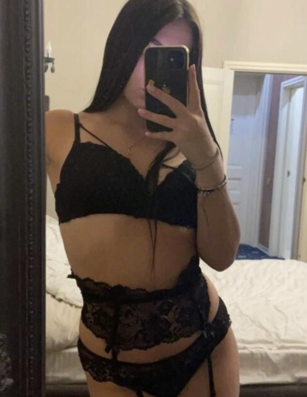   , , +7 (995) 697-5400